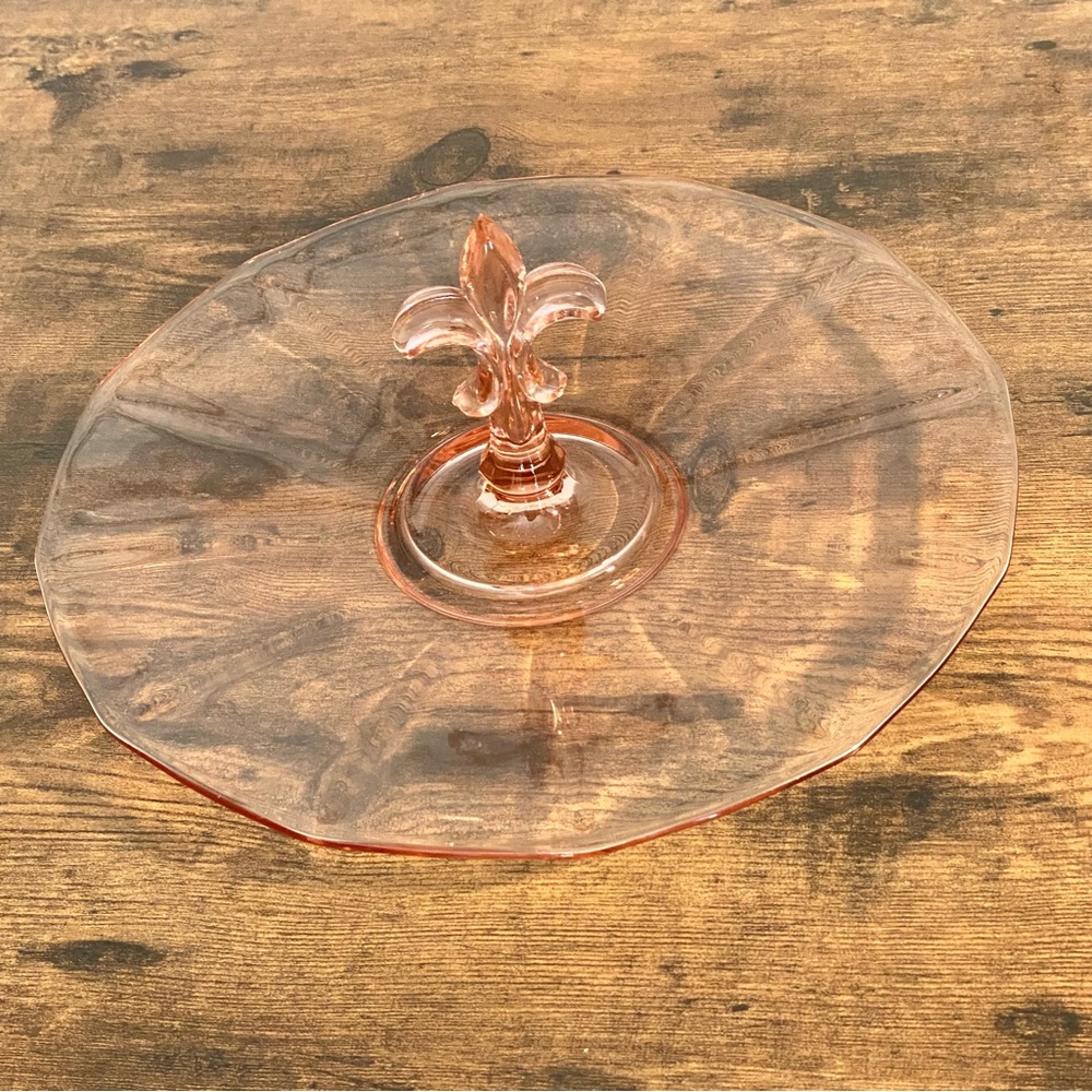 Vintage Fostoria Pink Depression Glass Tray Fleur De Lis Handle. Round - Picture 13 of 13